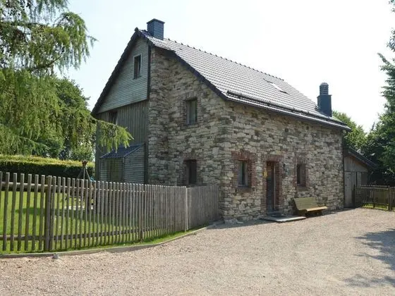 Vacation House on a Beautiful Lane and Nearby the Lake - Dış Mekan
