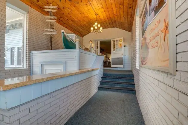 Vacation Land Inn & Suites - Lobi