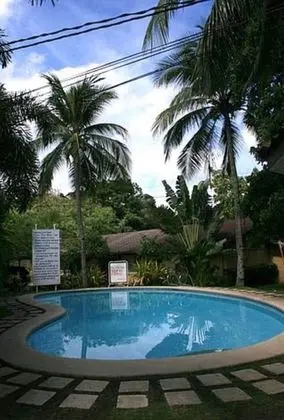 Vacation Villas at Subic Homes - Havuz