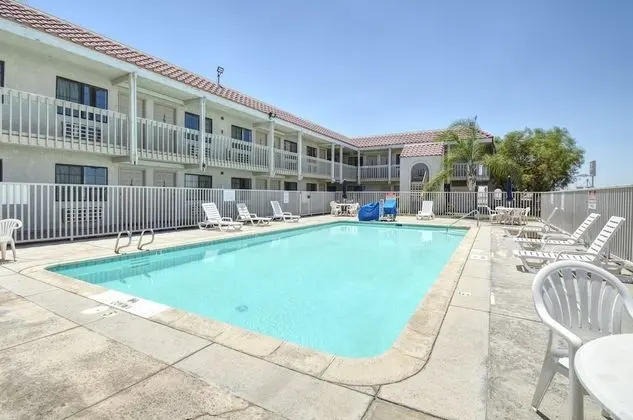 Vagabond Inn Buttonwillow North I-5 - Havuz
