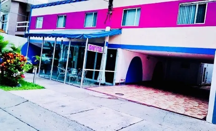 Hotel Vagabundo Expo Guadalajara - Dış Mekan