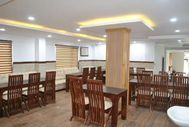 Hotel Vaishno Devi Heights - Yerinde Yemek