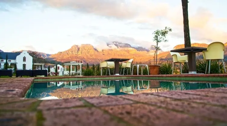 Val du Charron Guest House & Wine Estate - Havuz