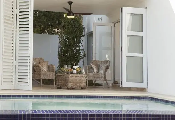 Val du Charron Wine & Olive Estate Coach House&Spa - Havuz