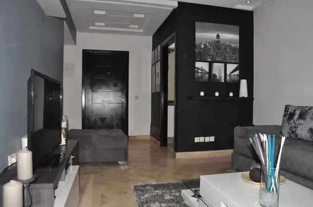 Val Fleuri Apartment With Balcony, Casablanca