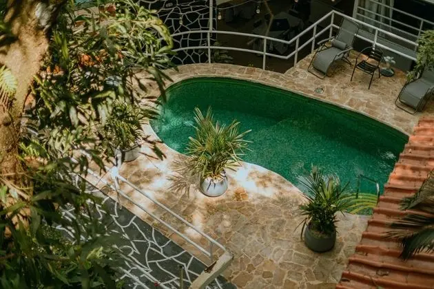 VAL HOTEL