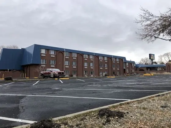 VAL U MOTEL