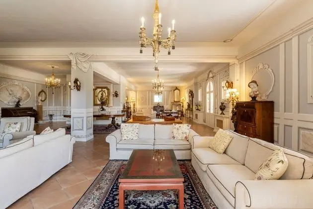 Villa Valentini Bonaparte - Lobi