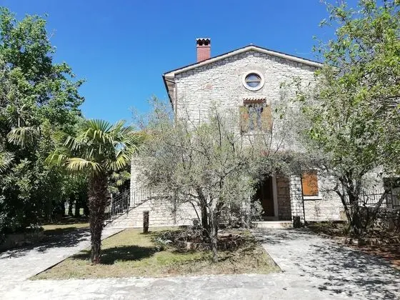 Villa Valeta 500 Meters From the Beach