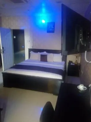 Valley Front Plus Hotel