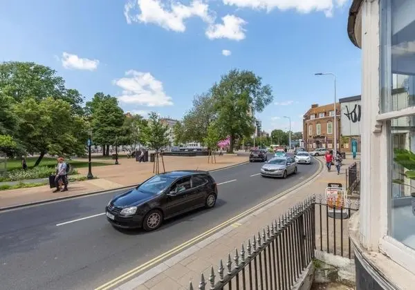 Valley Gardens View - City Centre One Bedroom Apartment