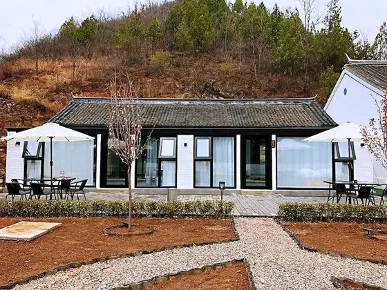 Valley Hotel