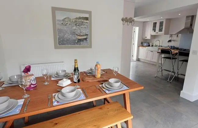 Valley Retreat - Peaceful Location Walk to Beach Parking - Oda