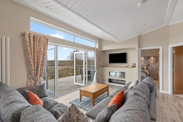 Valley View Lodge - Luxury Lodge Hot Tub Close to Beach