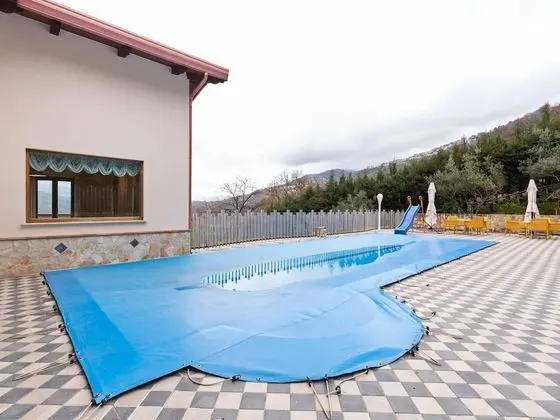 Valley View Villa in San Mango D'aquino with Hot Tub