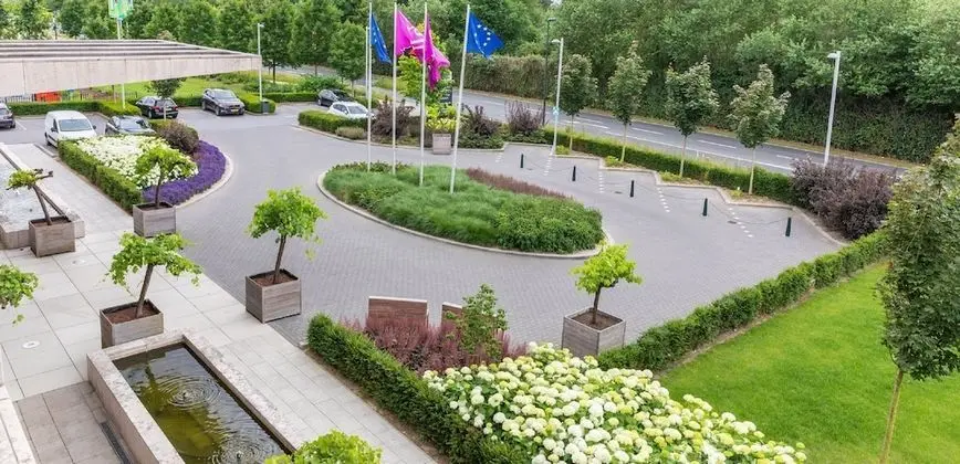 Van der Valk Airporthotel Düsseldorf - Dış Mekan