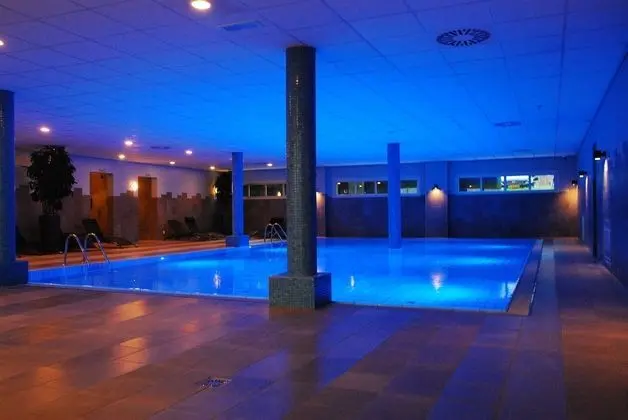 Van der Valk Hotel ARA - Havuz