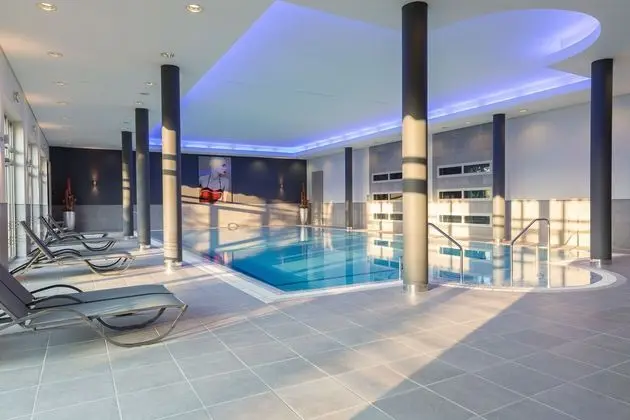 Van der Valk Hotel Berlin Brandenburg - Havuz