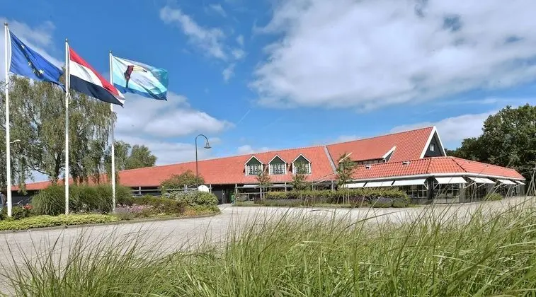 Van der Valk Hotel Groningen Westerbroek - Dış Mekan