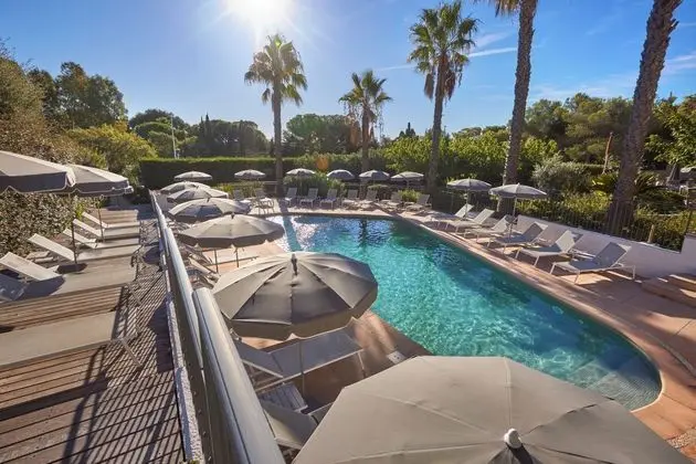 Van der Valk Hotel Le Catalogne - Havuz
