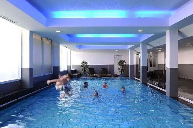 Van der Valk Volendam - Havuz