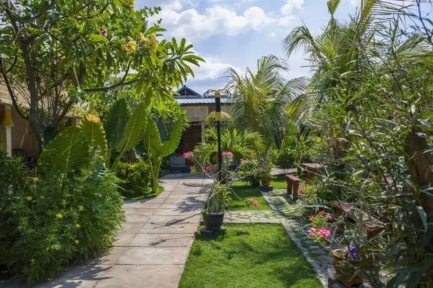 Van Santri Homestay Pemuteran