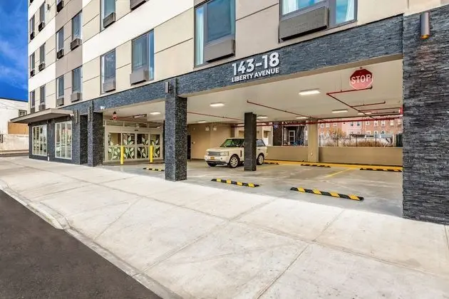 Van Wyck Hotel & Suites Near JFK Airport - Dış Mekan