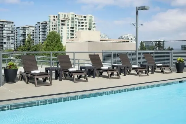 Vancouver Airport Marriott Hotel - Havuz