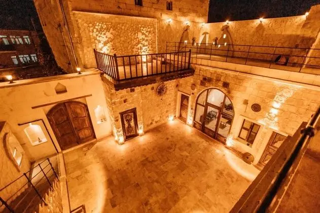 Vanessa Cave House
