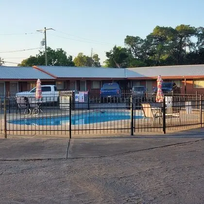 Vanguard Motel - Havuz