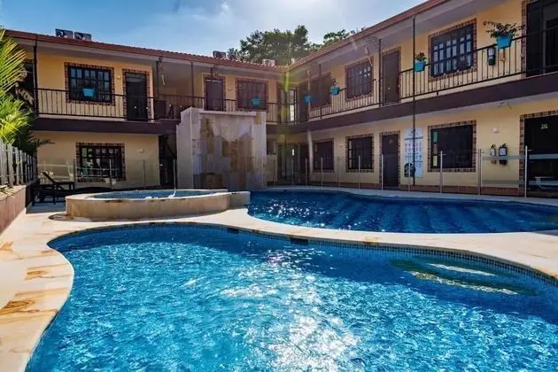 Hotel Vanguardia Natural - Havuz