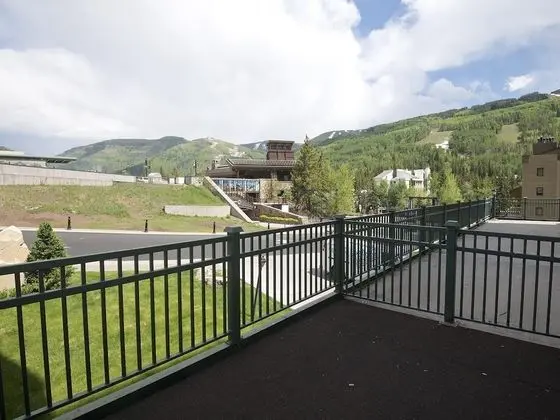 Vantage Point Condo 105