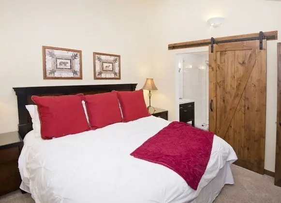 Vantage Point Condo 411 - Oda