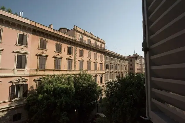 Vantaggio Suites & Apartments