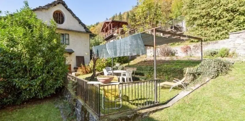 Vanzone Historic House with garden