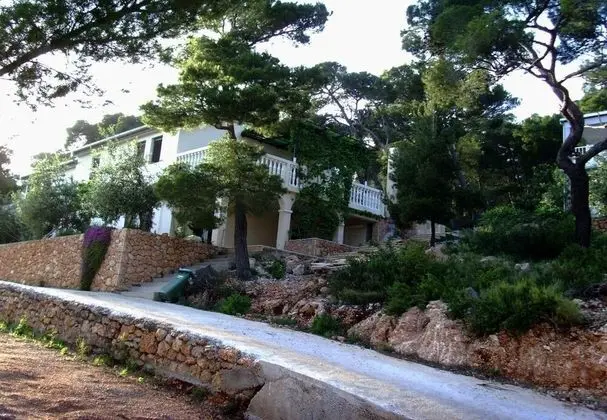Var - With Nice Garden - A2 - Dış Mekan