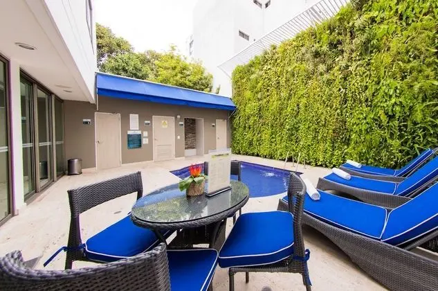 Varanasi Hotel Boutique - Havuz