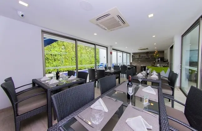 Varanasi Hotel Boutique - Yerinde Yemek