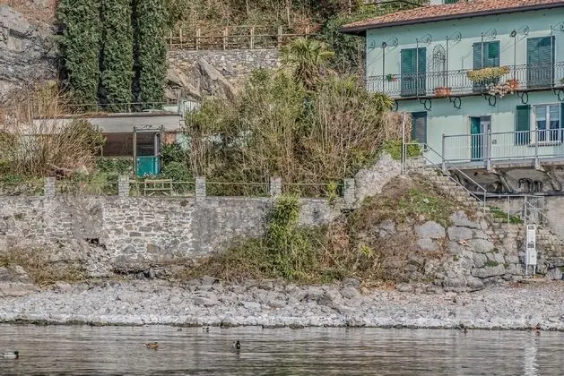 Varenna Beach Apartment
