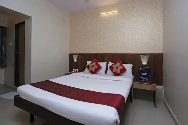 Hotel Vashi Inn