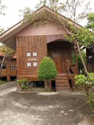 Vassanadee Resort and Camp