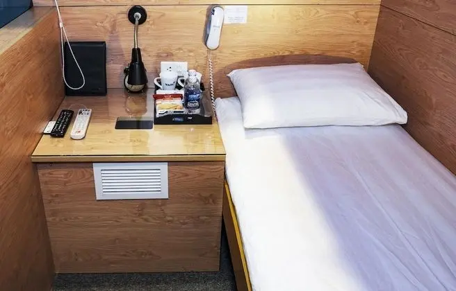 VATC SleepPod Terminal 2 - Oda
