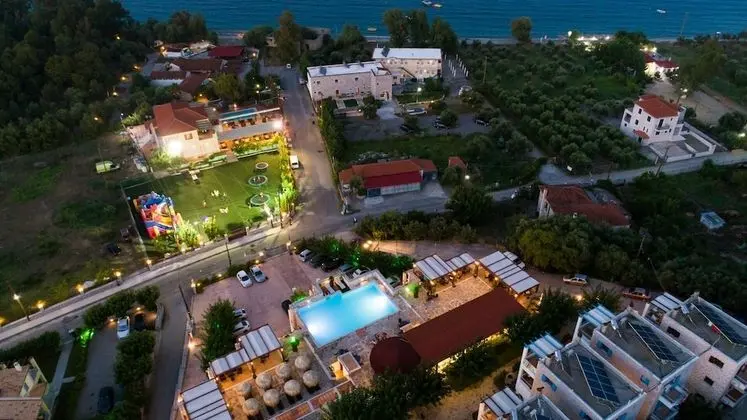 Vathi Hotel - Dış Mekan