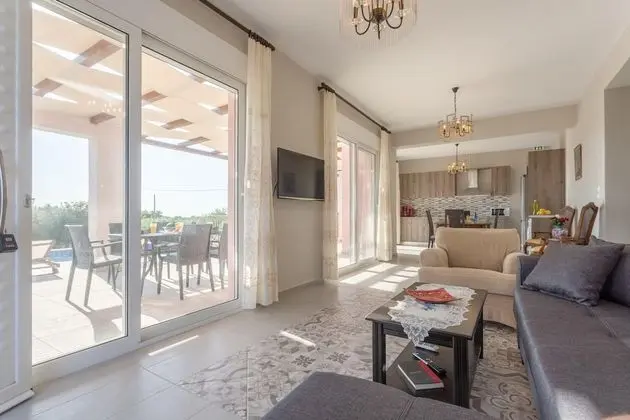 Vatsa Beach Villa Large Private Pool Walk to Beach Sea Views A C Wifi - 3021 - Oda