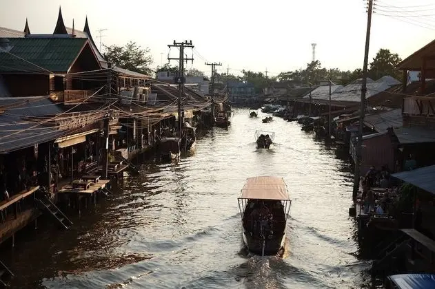 Vayla Samran 2 Amphawa Floating Market