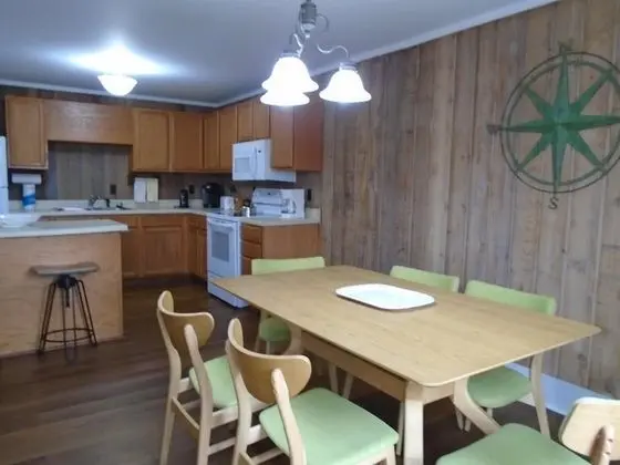 VCI - Cedar Village Condominiums #C5 - İç Mekan