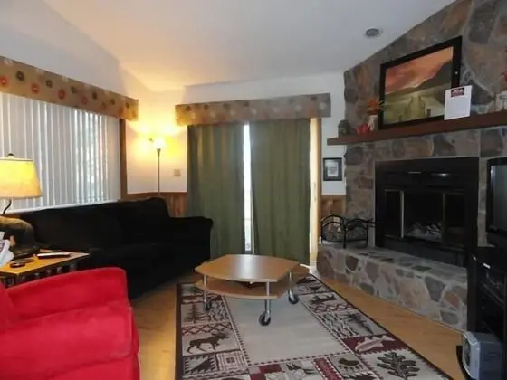 VCI - Maple Chalet - Öne Çıkan Resim