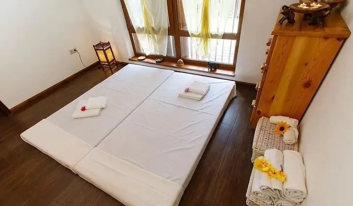 Velia Guesthouse - Spa