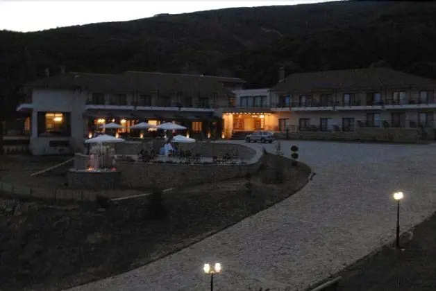 Veltsi Hotel - Dış Mekan