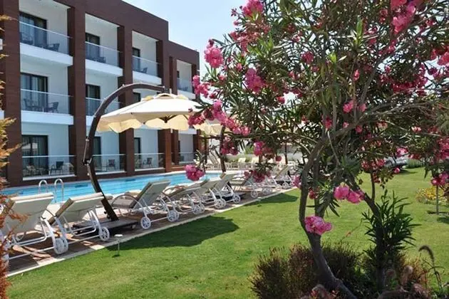 Veltur Turiya Hotel - Havuz